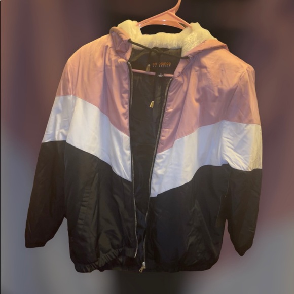 NWT Fashion Nova Puffer Jacket - Picture 3 of 5